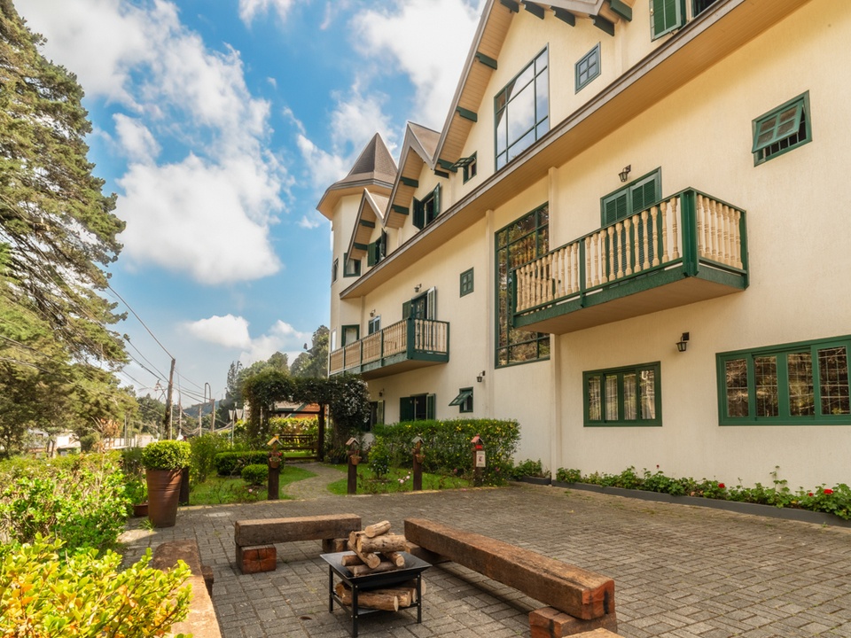 Castelo Piazzale by Concavus